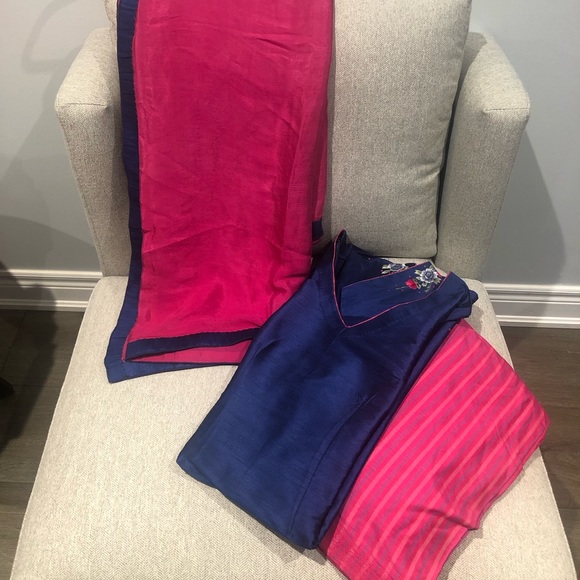 Navy blue & pink salwar suit - Picture 2 of 2